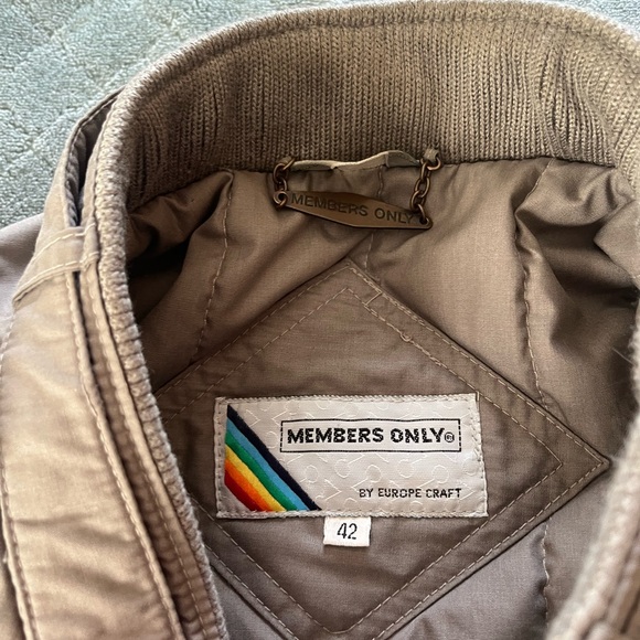 Members only gray, puffy warm jacket - Picture 4 of 7